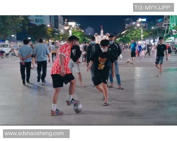 在街头偶遇足球明星的奇妙经历与感悟分享